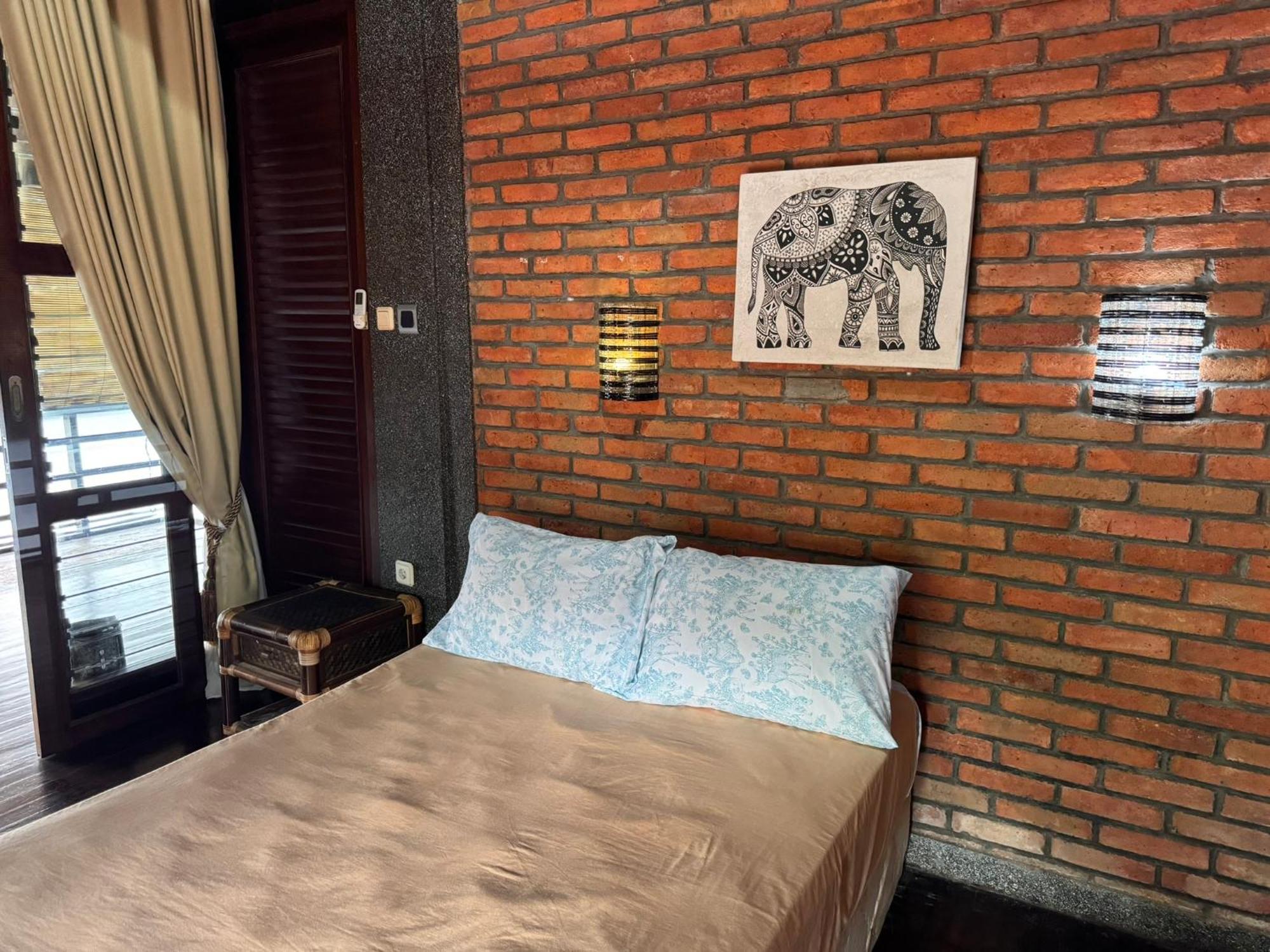 Guest house Giri Hill *