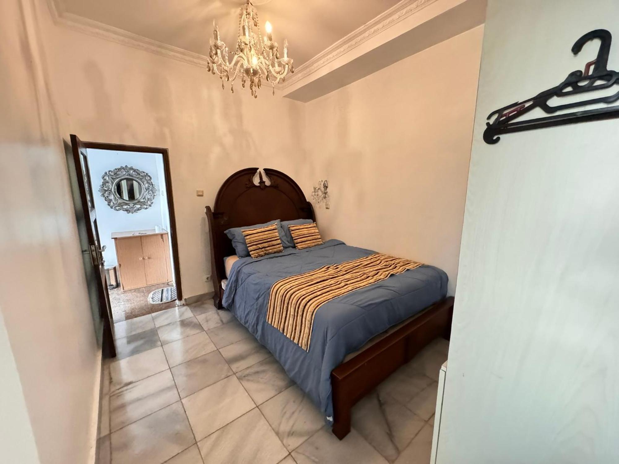 Guest house Giri Hill
