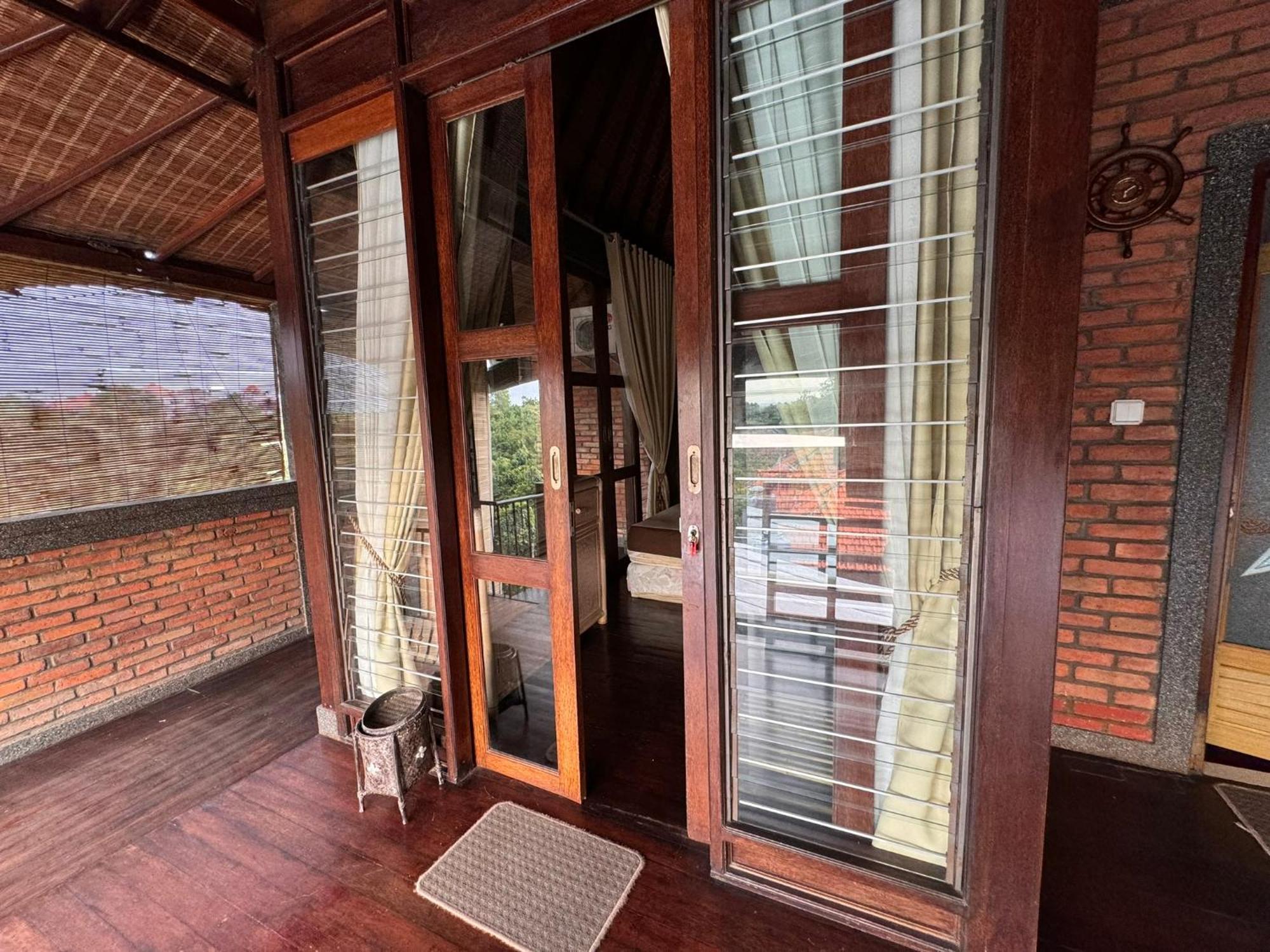 Giri Hill Guest house